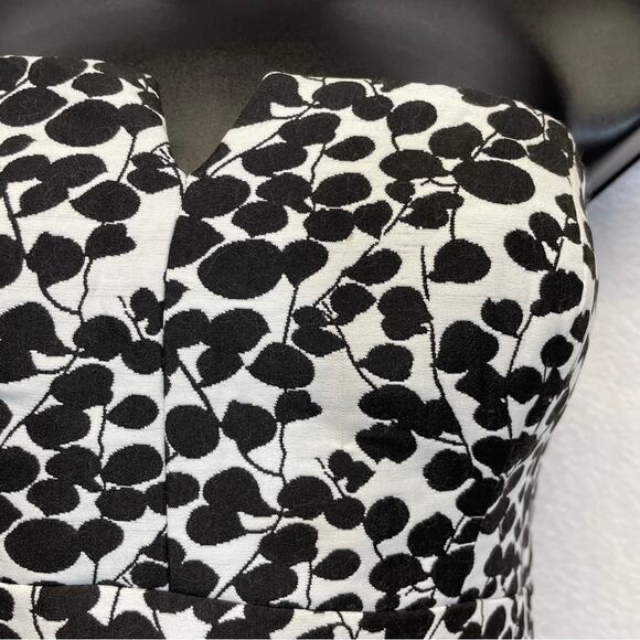 Max & Cleo Black & White Dot Print Belted Strapless Mini Dress Size 4 - Picture 9 of 12